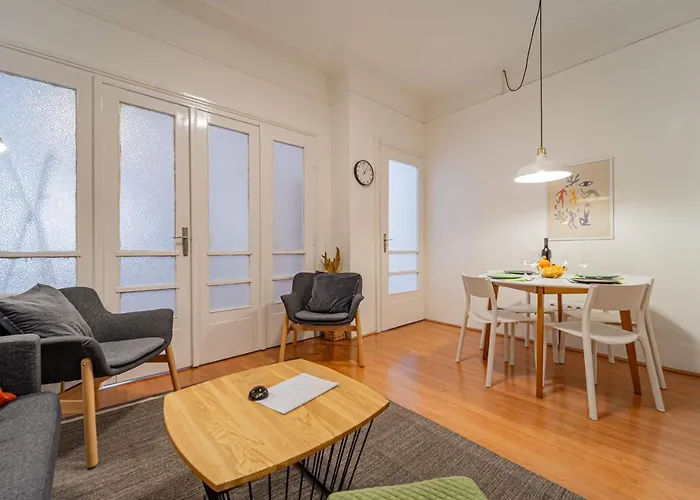 Central&Cozy Balcony!3Bdr 2Bth