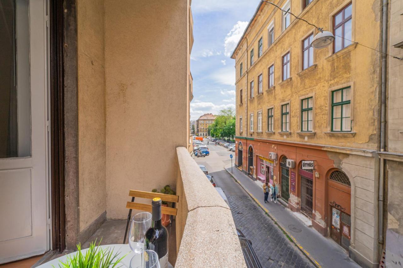 Central&cozy Balcony!3bdr 2bth * Будапешт