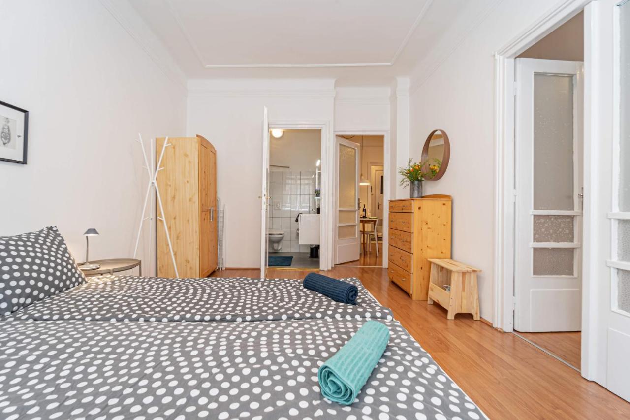 Апартаменти Central&cozy Balcony!3bdr 2bth