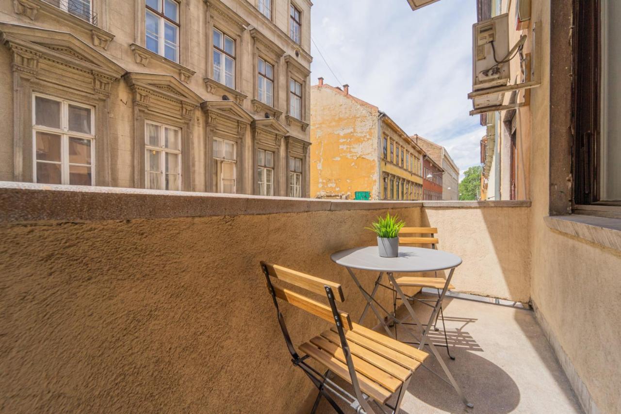 Central&cozy Balcony!3bdr 2bth * Budapeszt