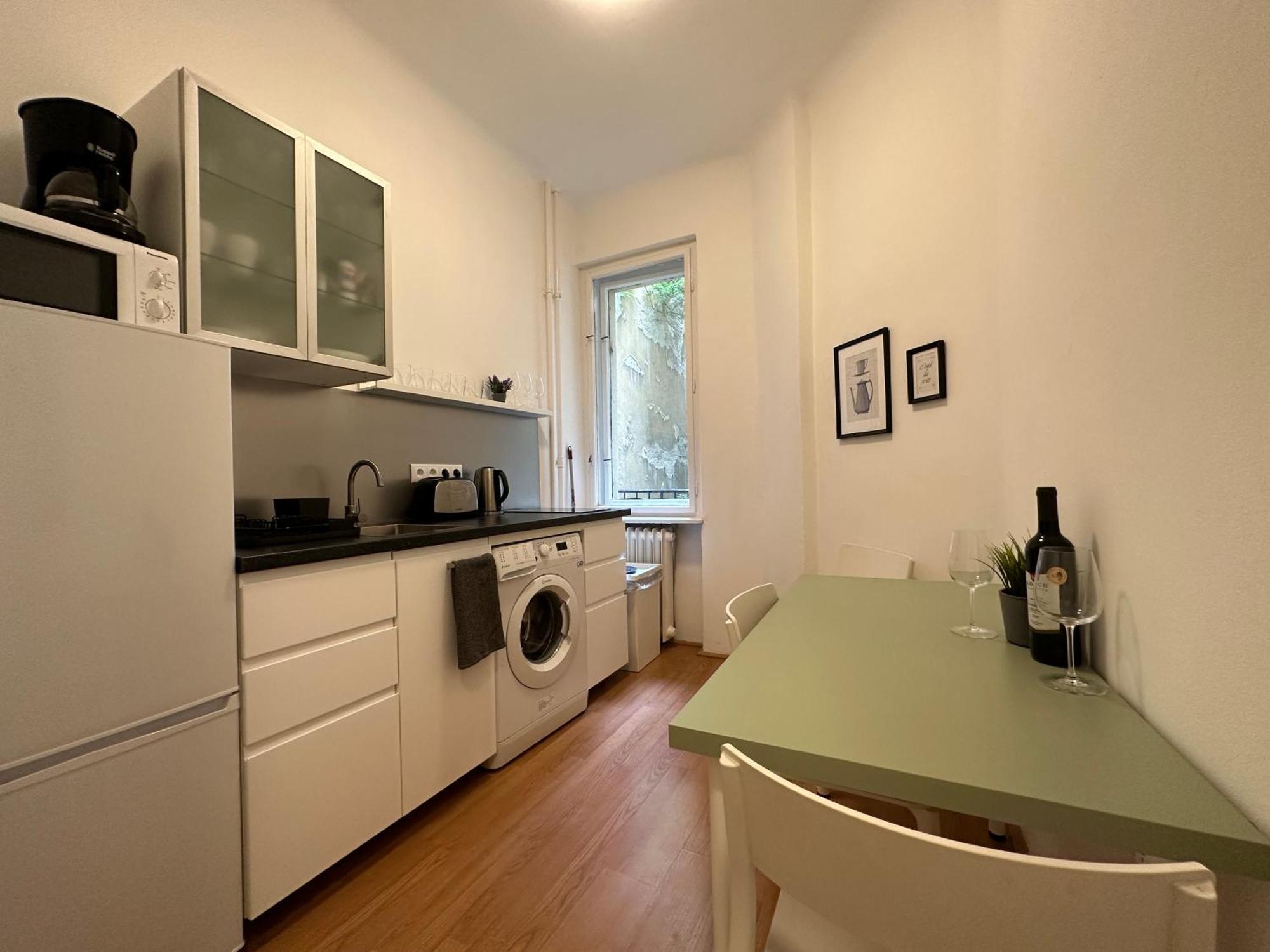 Апартаменти Central&cozy Balcony!3bdr 2bth *
